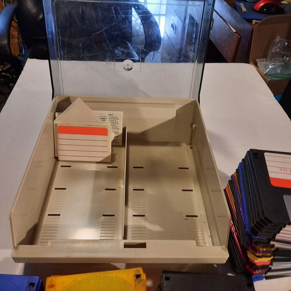 Vintage Floppy Disk Holder + 82 Untested Disks 3.5" 1.44MB - Picture 4 of 7